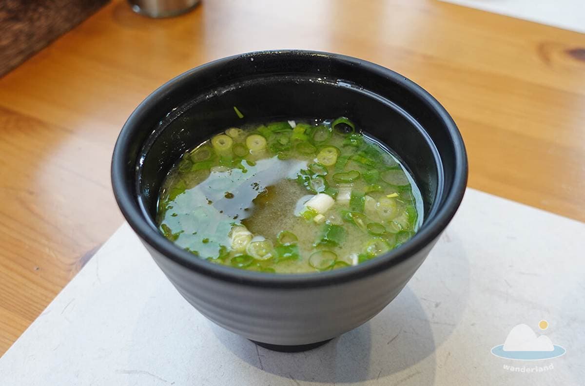 內用味噌湯無限續!中興大學旁「4.5星日料店」,銅板價吃到松露茶碗蒸 內用味噌湯無限續!中興大學旁「4.5星日料店」,銅板價吃到松露茶碗蒸
