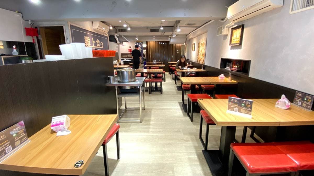  店內環境還算滿寬敞、舒服的。（圖片來源：艾斯的美食視界）