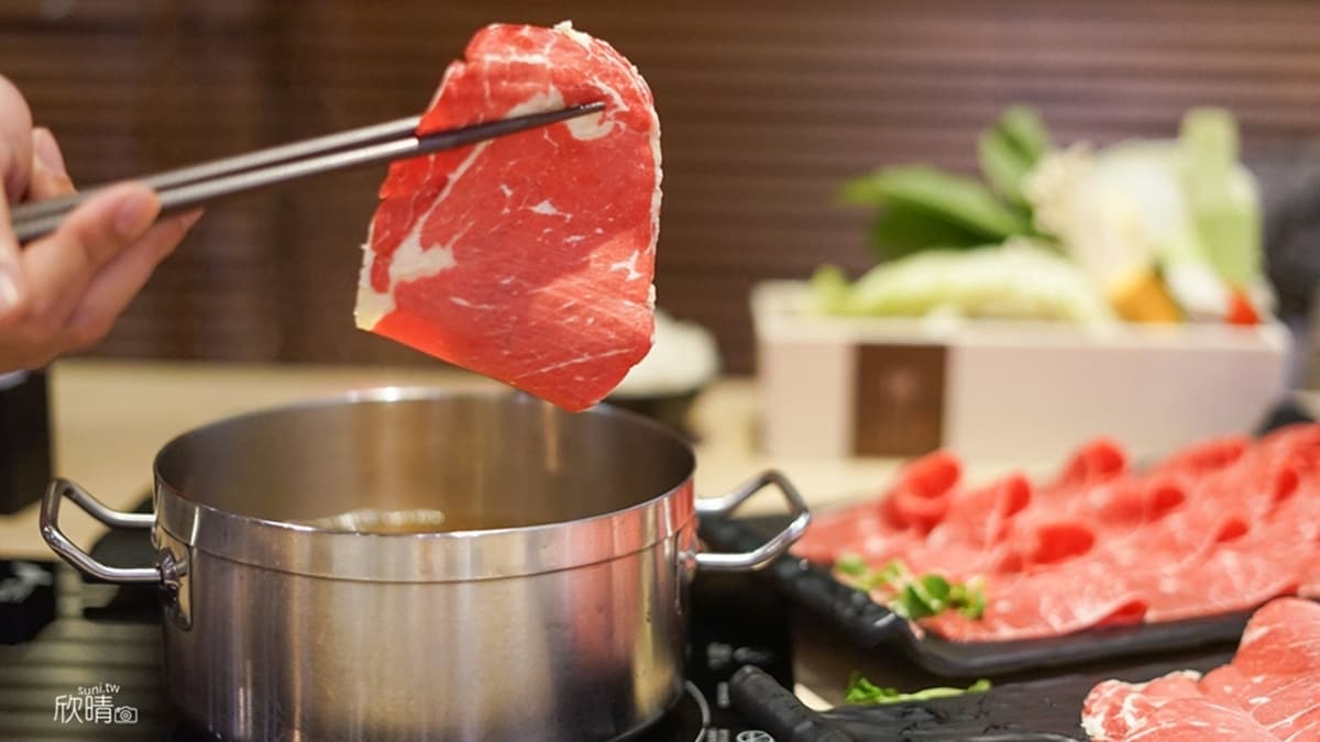 菜單提供小農蔬菜、海鮮、嚴選肉品，食材新鮮好吃。（圖片來源：欣晴。美食旅遊生活分享）