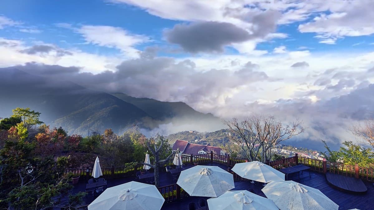 雲海季時戶外有如仙境。（圖片來源：明琴清境莊園）