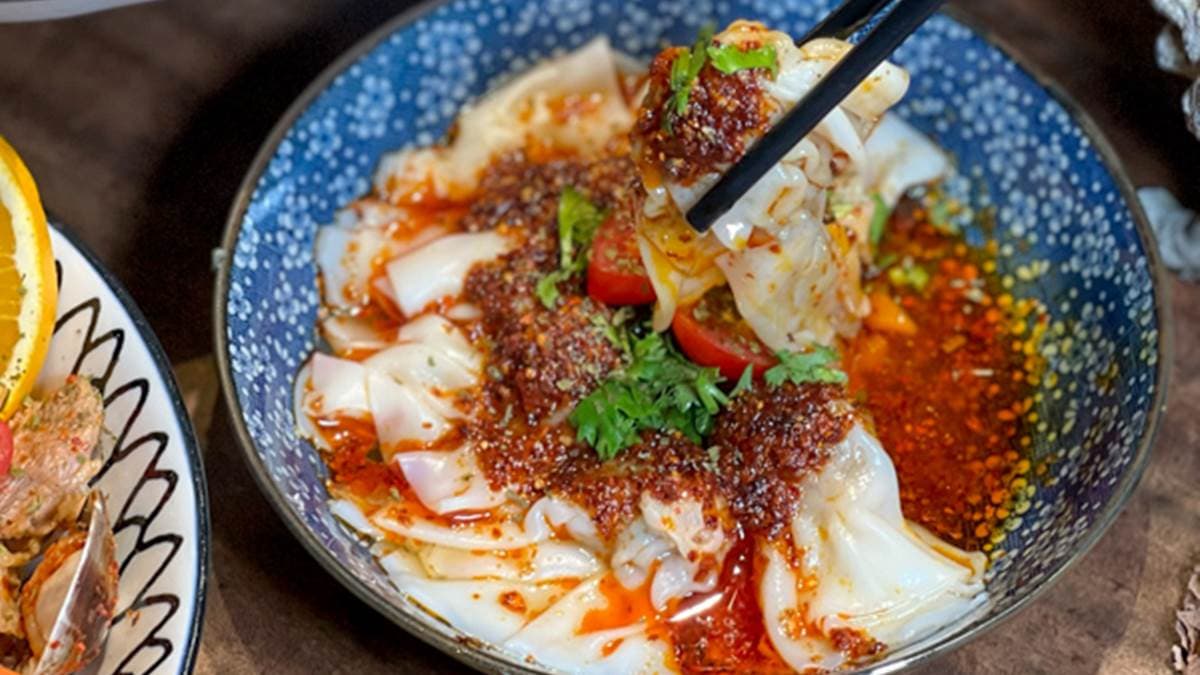 「豬肉餛飩佐抄手紅油」是很開胃的餐點。（圖片來源：花露露 の花花世界）