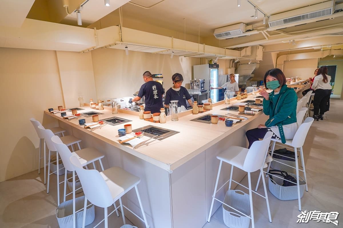 140元起開吃！台北超夯「一人燒肉」插旗台中，小菜無限續、點愈多盤愈便宜