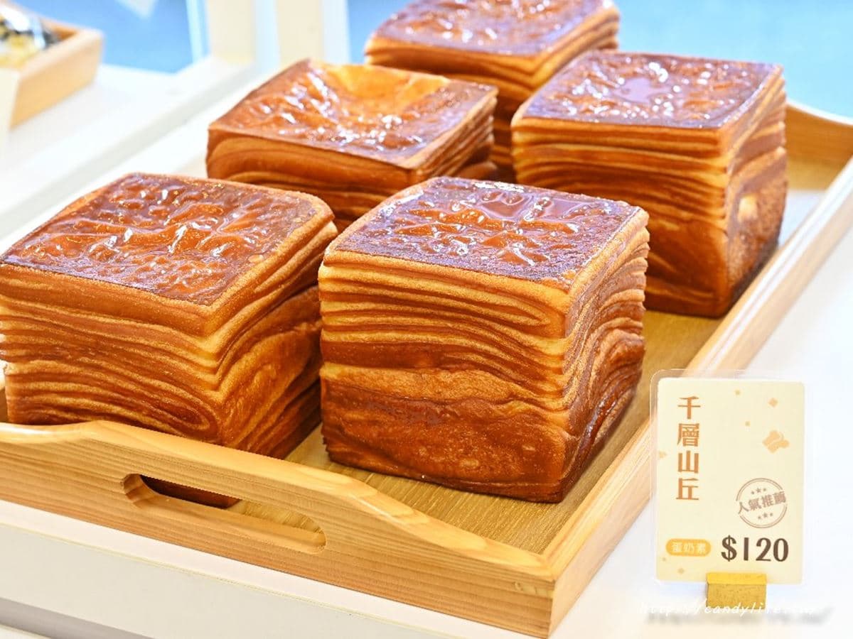 55元爽吃草莓甜點！超夯爆漿圓可頌、香酥牛奶棒都必搶，期間限定優惠快衝
