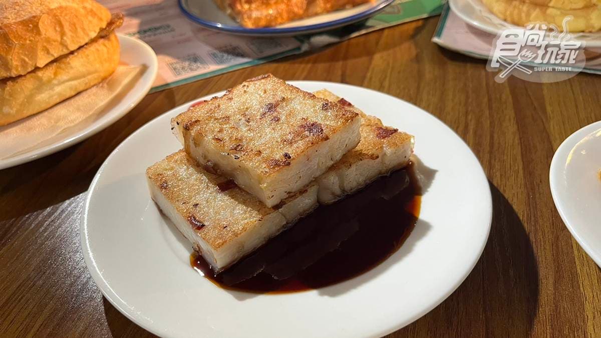「蘿蔔糕」口感綿密又扎實，讓人忍不住一口接著一口。