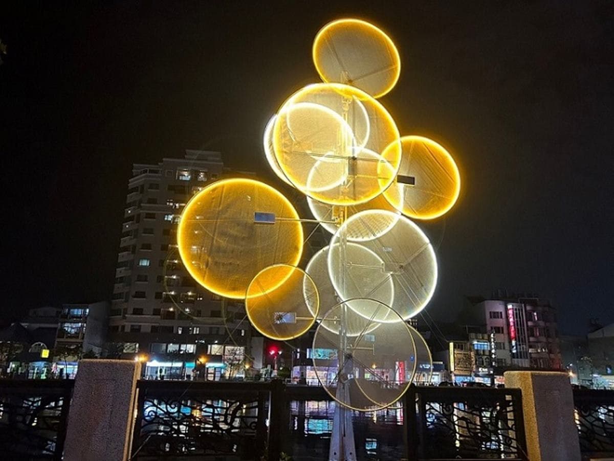 2024臺灣燈會在台南！「安平燈區」搶拍12分鐘無人機煙火秀，再順吃21家美食