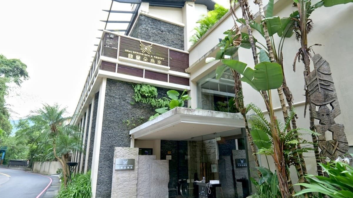 泡美人湯邊賞「蒂芬妮藍溪谷」、爽嗑季節套餐!開箱烏來日式頂級湯屋 泡美人湯邊賞「蒂芬妮藍溪谷」、爽嗑季節套餐!開箱烏來日式頂級湯屋