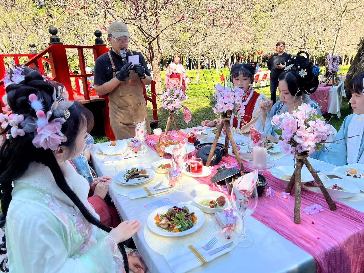 女王駕到！九族櫻花怒放，迎接日本櫻花女王旋風來訪，邀大家一起搭纜車空中賞櫻