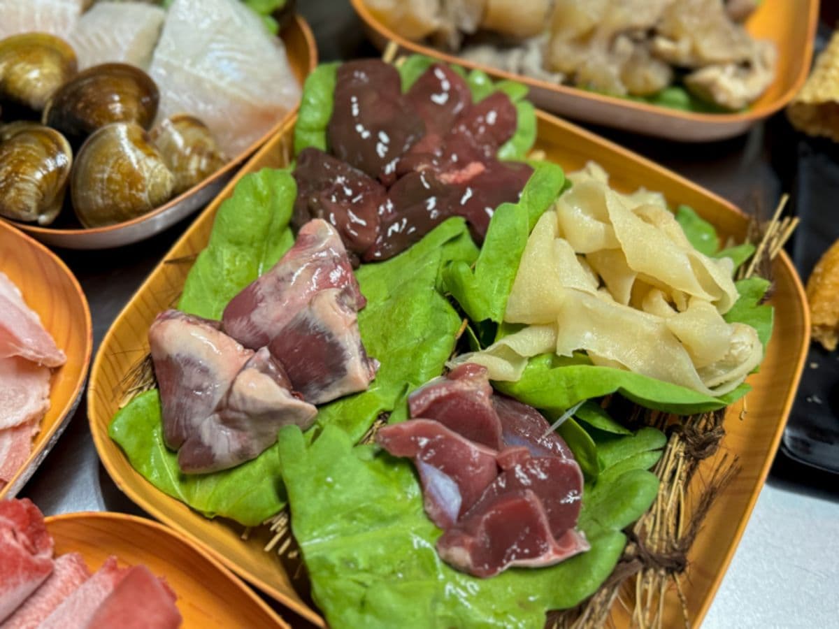 【新開店】4人同行1人免費!薑母鴨、羊肉爐4種火鍋吃到飽,30種食材任點 【新開店】4人同行1人免費!薑母鴨、羊肉爐4種火鍋吃到飽,30種食材任點