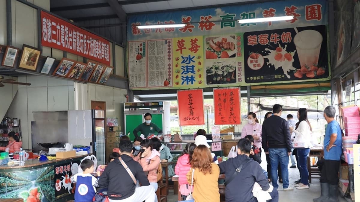 園區外很好停車，很適合家庭或朋友一起來玩。（圖片來源：熱血玩台南。跳躍新世界）