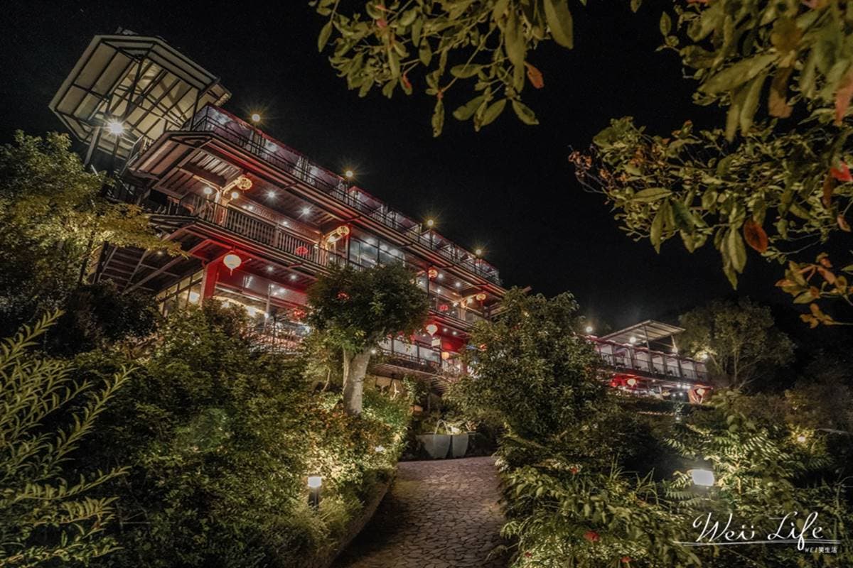 「台版神隱少女湯屋」在這!最低170元泡腳賞絕美湖景,還能爽嗑大分量火鍋 嘉義餐廳推薦哪間?清豐濤月景觀餐廳是俯瞰仁義潭的景觀餐廳首選。