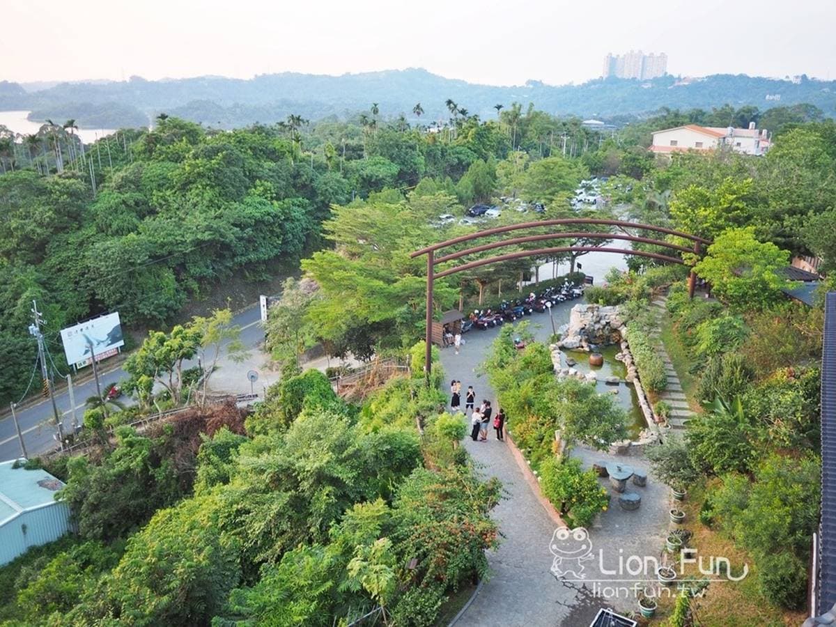 「台版神隱少女湯屋」在這!最低170元泡腳賞絕美湖景,還能爽嗑大分量火鍋 「台版神隱少女湯屋」在這!最低170元泡腳賞絕美湖景,還能爽嗑大分量火鍋
