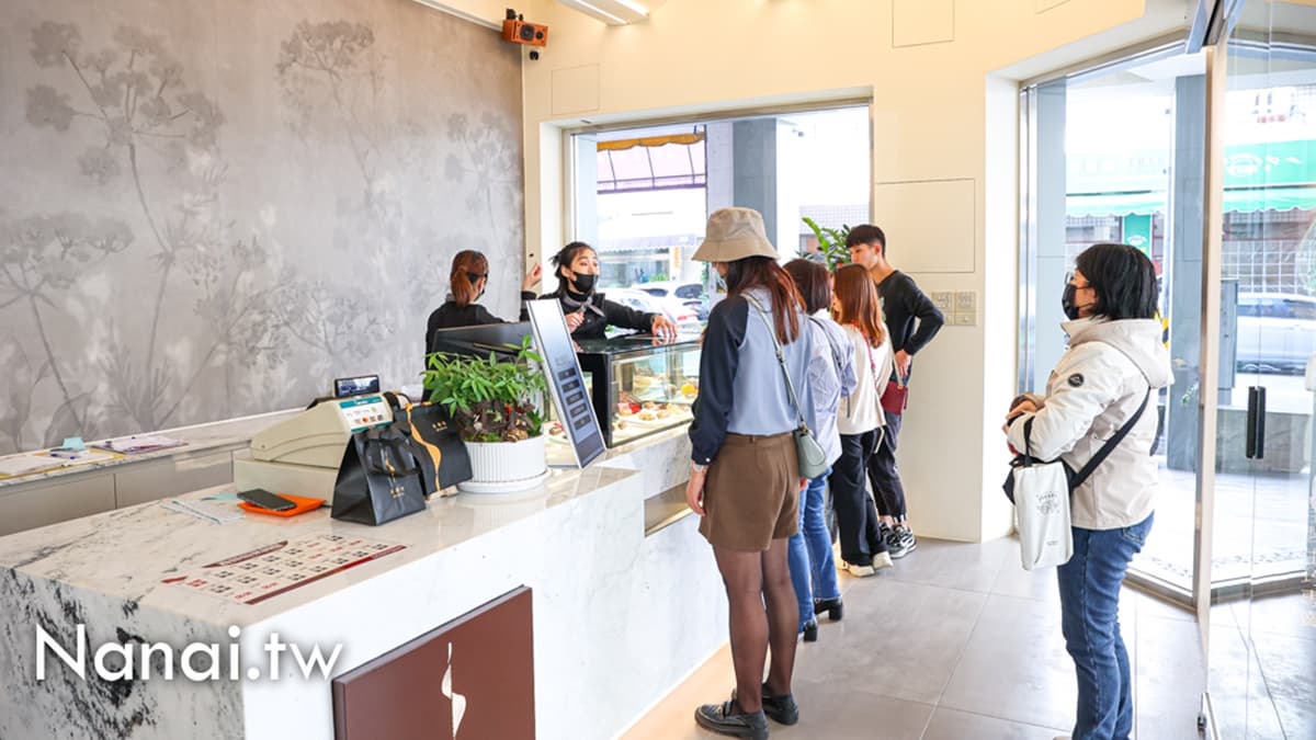 現場提供免費試吃，店員會隨機挑選３～４種口味供品嘗。（圖片來源：Nana愛旅行札記）
