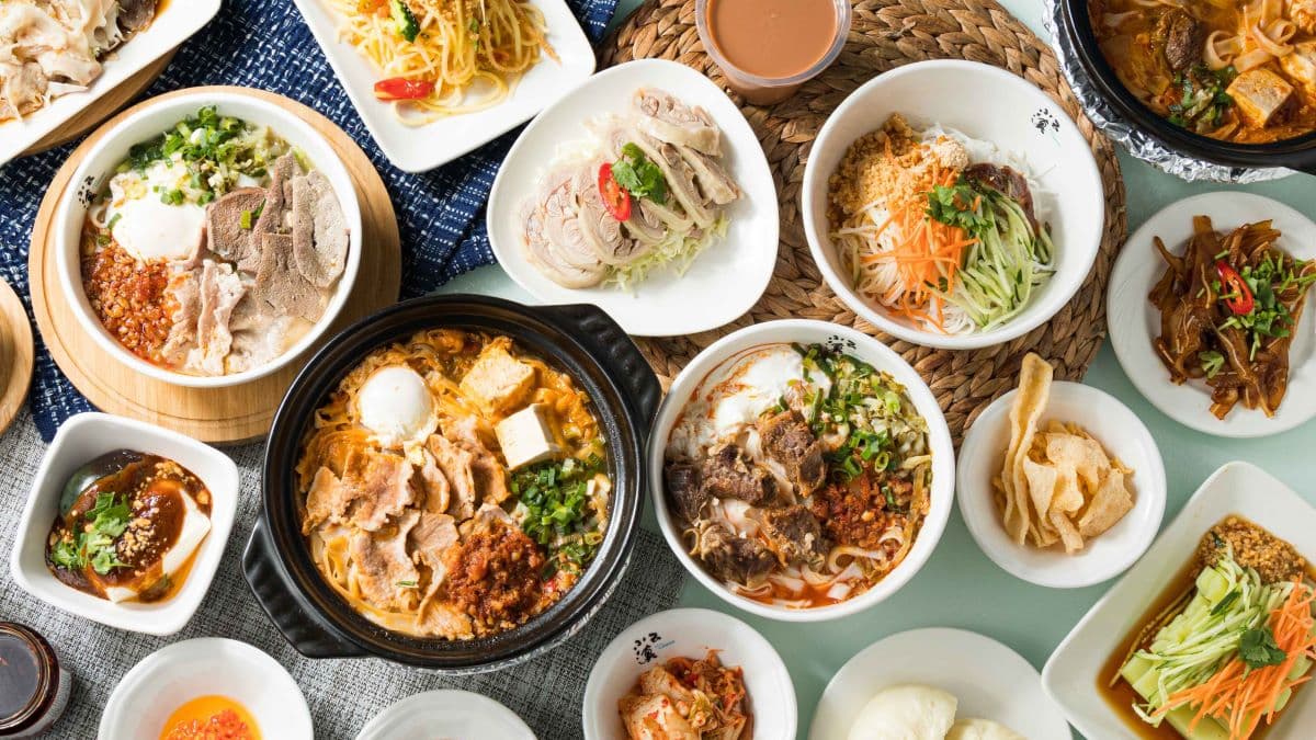滿桌的特色料理，一定和你以往吃的不一樣，快來品嘗。（圖片來源：小云滇）