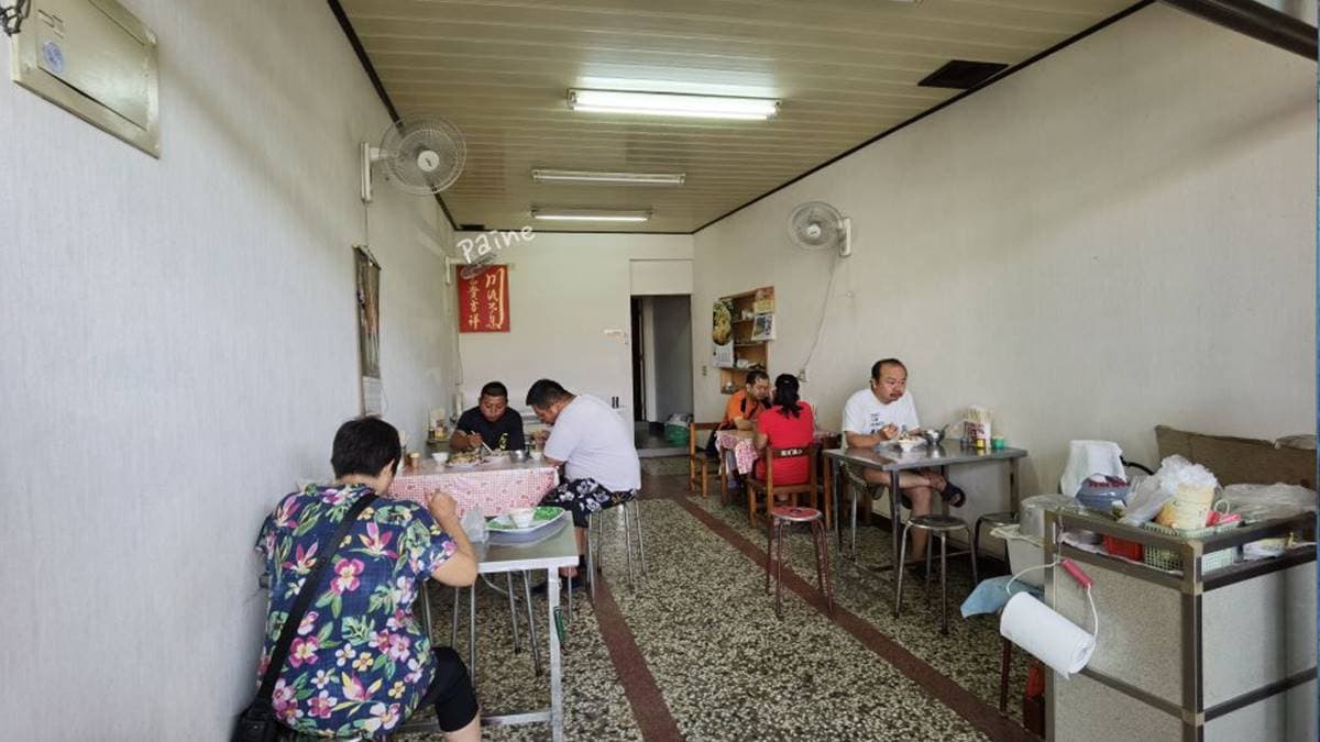 店家座位不多，假日來就要和遊客一起排隊。（圖片來源：小不點看世界）