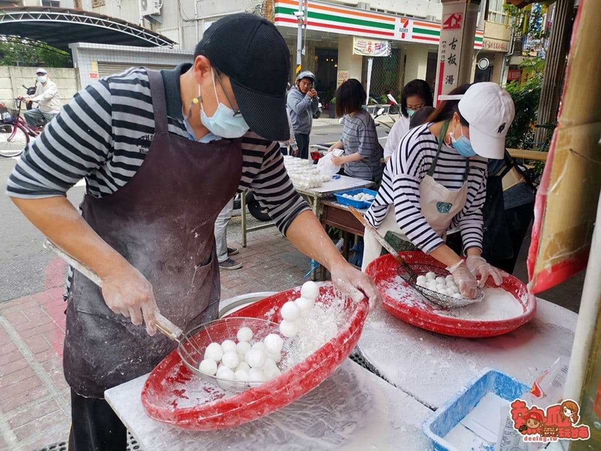錯過等明年!傳統手藝「古早味滾元宵」台南人排隊搶買,大顆飽滿一咬爆漿 錯過等明年!傳統手藝「古早味滾元宵」台南人排隊搶買,大顆飽滿一咬爆漿