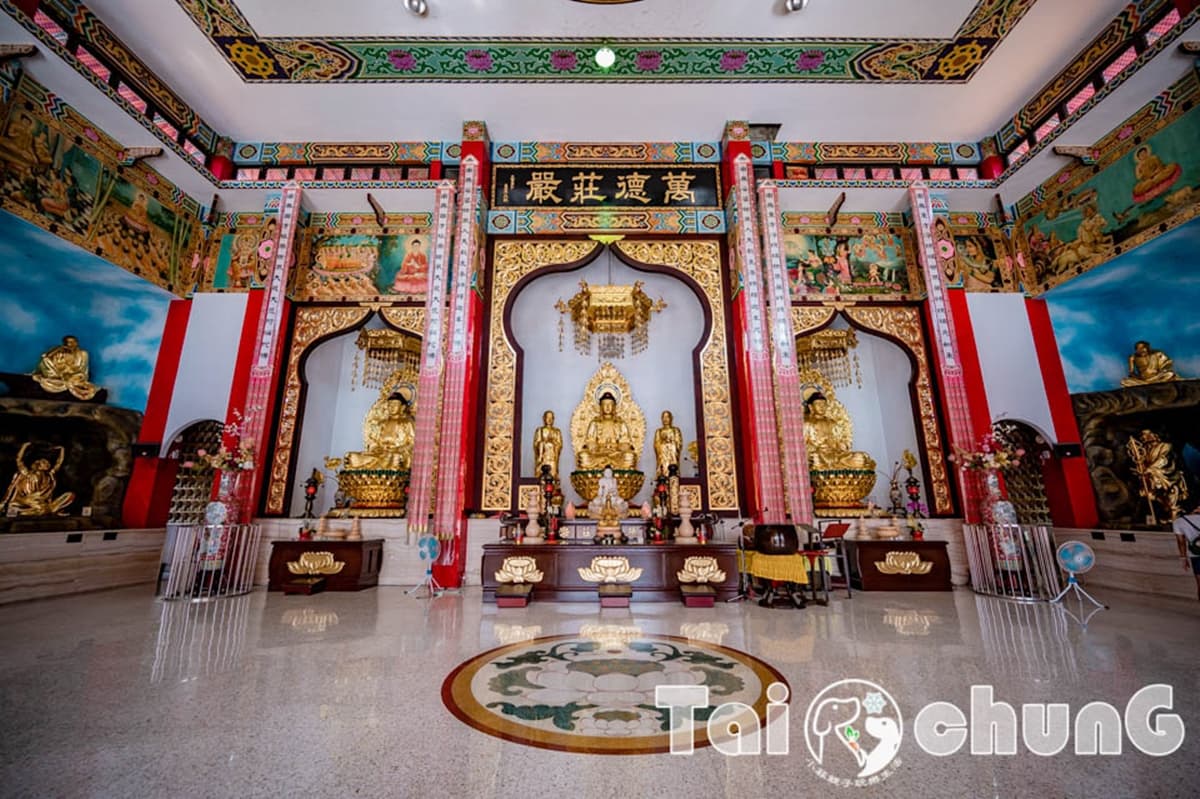 「巨型九龍金雕」超逼真！台中「仿明朝古寺」藏深山，龍年最應景春遊景點