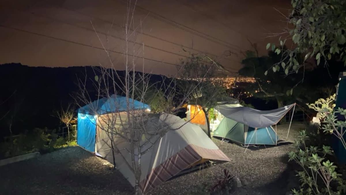 入夜看著蘭陽平原夜景，格外迷人。（圖片來源：松櫻秘境）