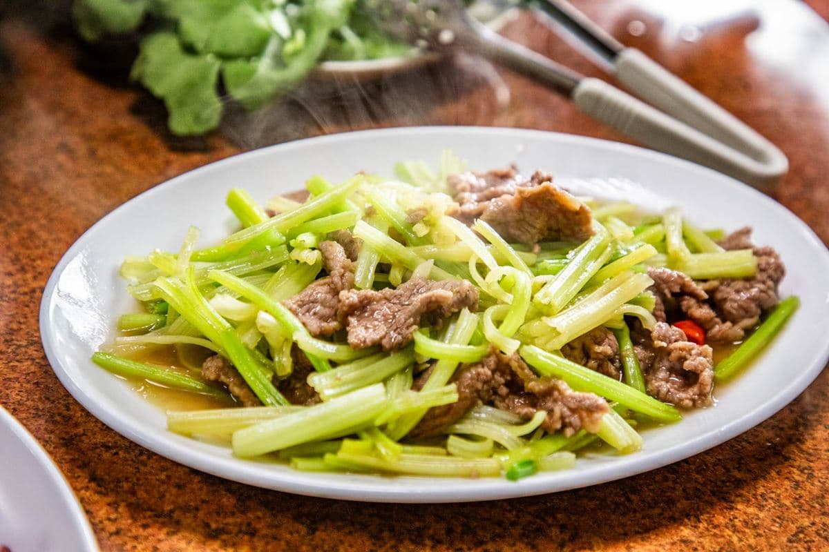 「全台最難訂羊肉爐」是這家！隱身田野生意強強滾，「白斬三層肉」激推必點