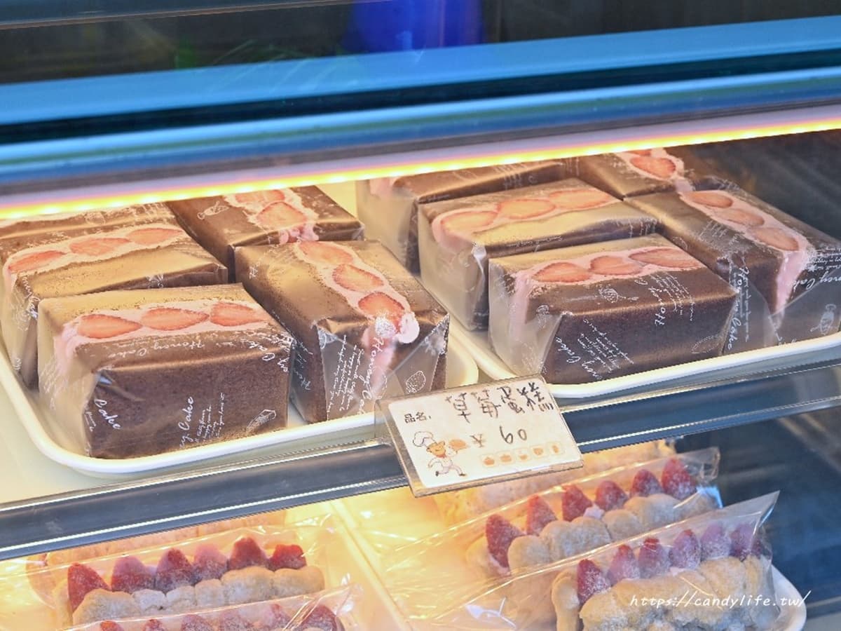 免跑彰化洪瑞珍！台中「爆餡草莓三明治」只要50元，超低調隱藏版地點曝光