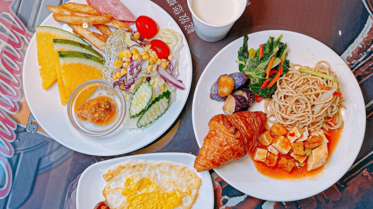 中西式Buffet有豐富選擇。（圖片來源：宇。食尚旅圖）