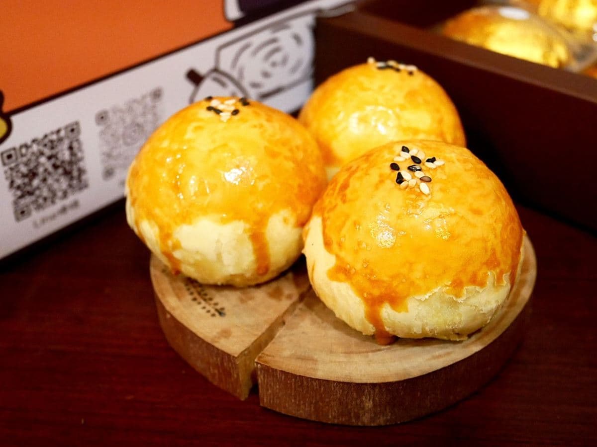 早餐店賣「巨大版金莎」？「隱藏版蛋黃酥」在地人激推，芋頭酥勝過名店