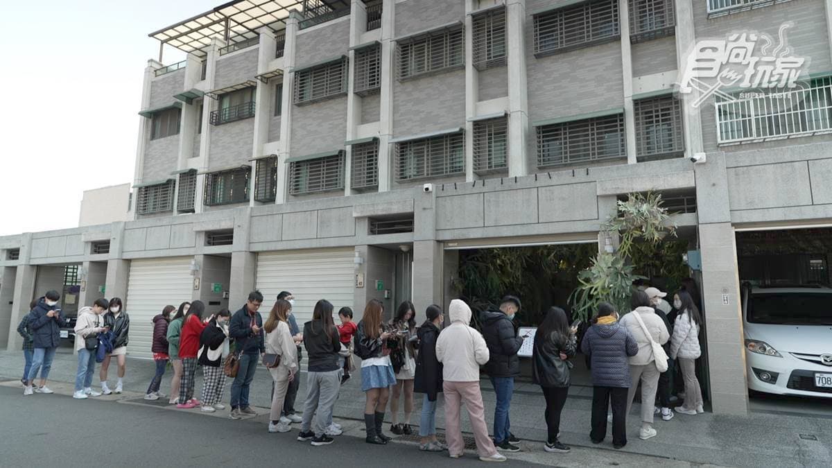 麵包店隱身在住宅區裡。