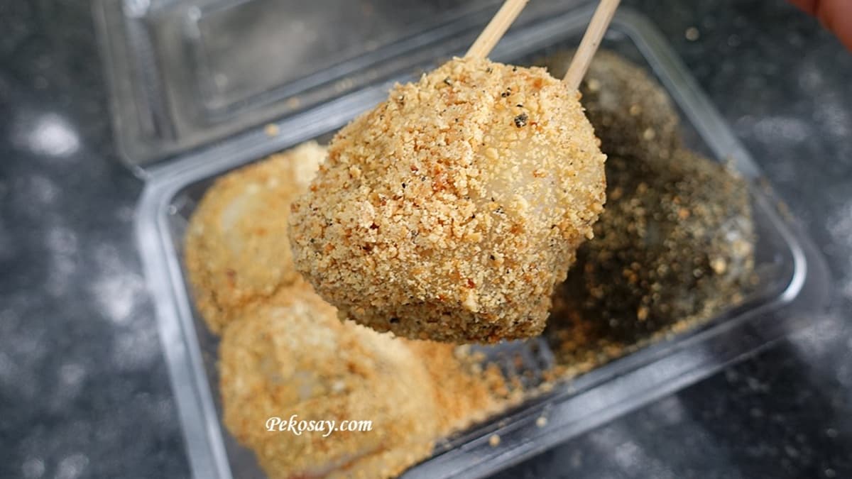 麻糬口味有花生、芝麻、紅豆以及綠豆，都是現點現包。（圖片來源：PEKO の Simple Life）
