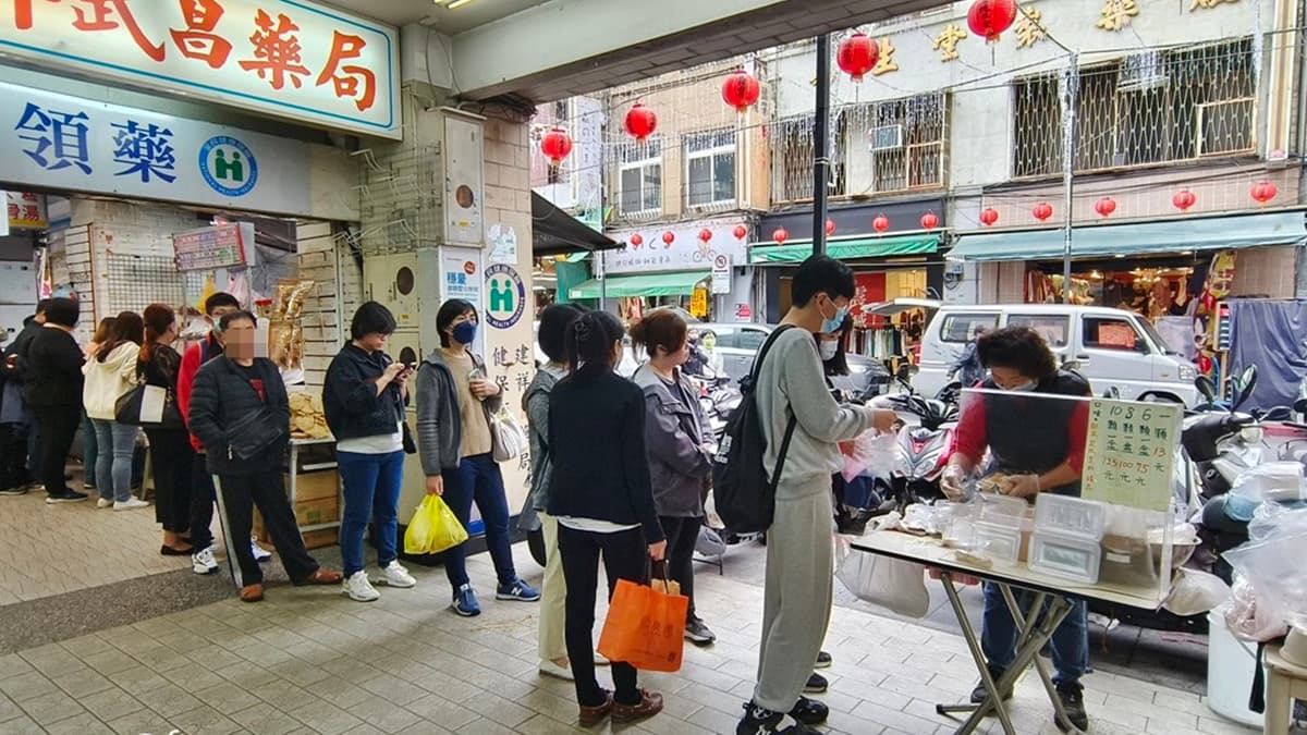雖然只是小攤位，但生意頗好，經常有排隊人潮。（圖片來源：PEKO の Simple Life）