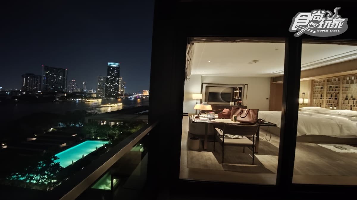 入夜後的河畔夜景依舊迷人。