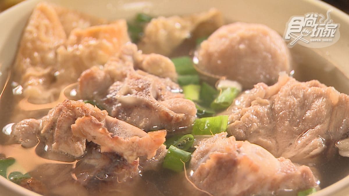 150元爽嗑「烤半鴨」!桃園最狂「炒飯麵專賣」是這家,德國豬腳炒飯僅120元 150元爽嗑「烤半鴨」!桃園最狂「炒飯麵專賣」是這家,德國豬腳炒飯僅120元