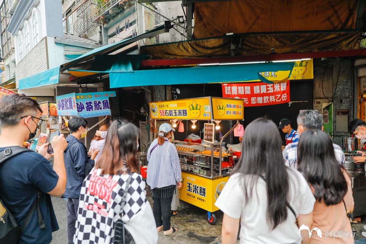 全台唯一石磨「現磨玉米餅」！金黃膨軟６個55元，只在「這夜市」吃得到