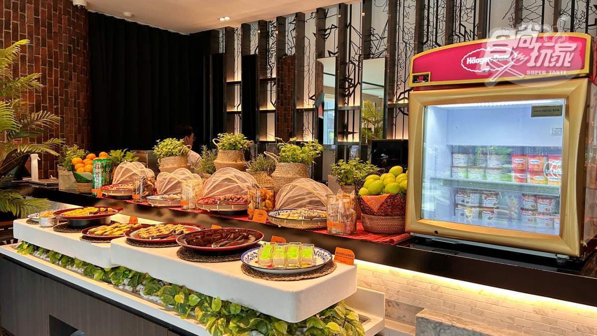 最強泰式Buffet「泰市場」回歸！近百道泰料吃到飽，週末限定泰國蝦、榴槤披薩