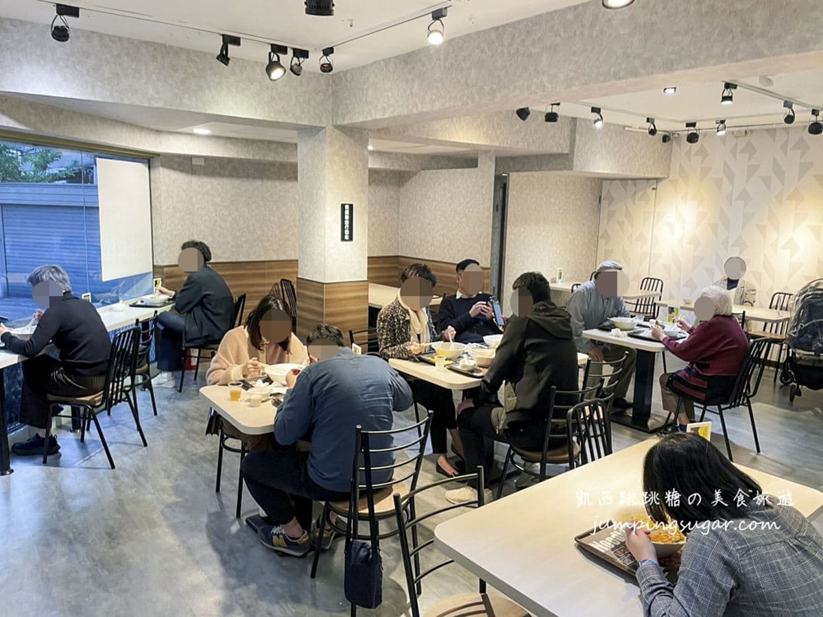 ６種配料豆花吃到飽！東區隱藏版「高CP值牛肉麵」120元起，飲料吧無限暢飲