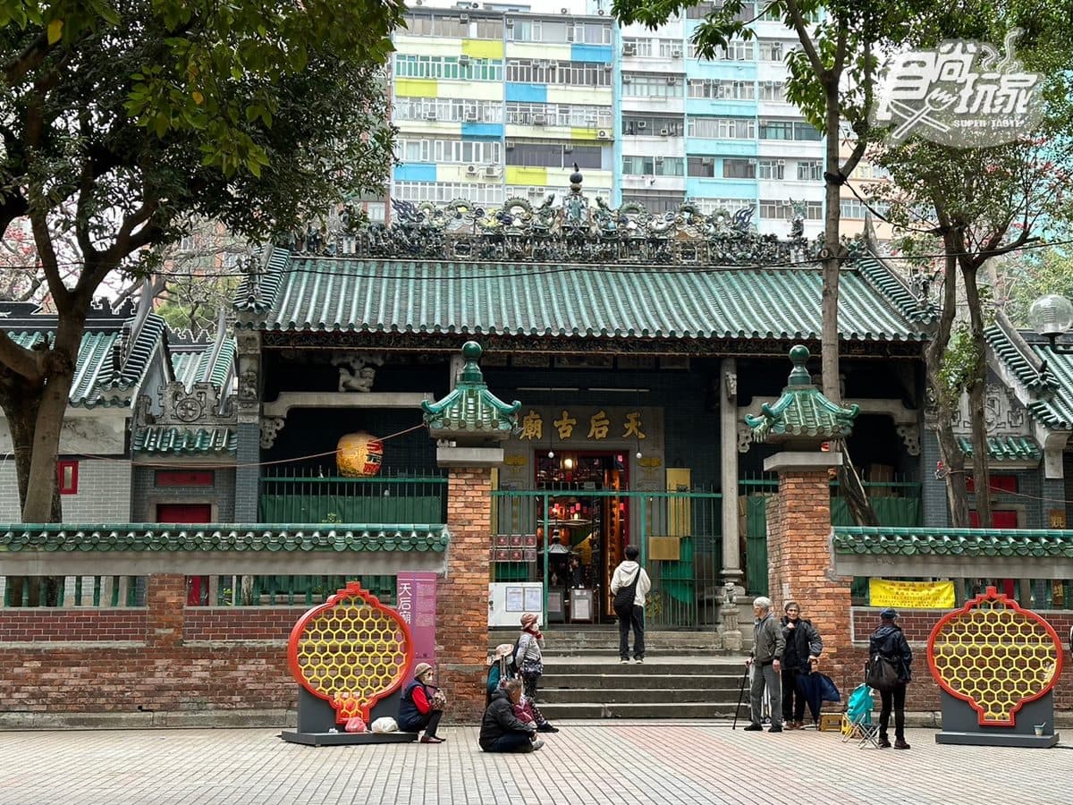 打卡港片拍攝地！開箱「全新夜市」22攤超好逛，順遊天后廟貼金箔祈願