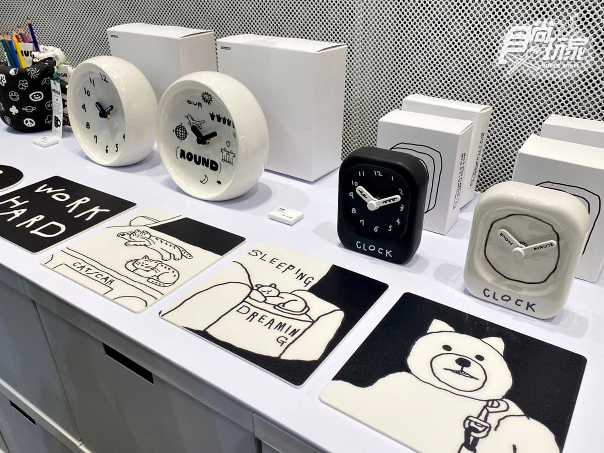 韓國雜貨控要朝聖!最Q「黑白插畫快閃店」在台中,超巨大花花、獨家帆布袋 韓國雜貨控要朝聖!最Q「黑白插畫快閃店」在台中,超巨大花花、獨家帆布袋
