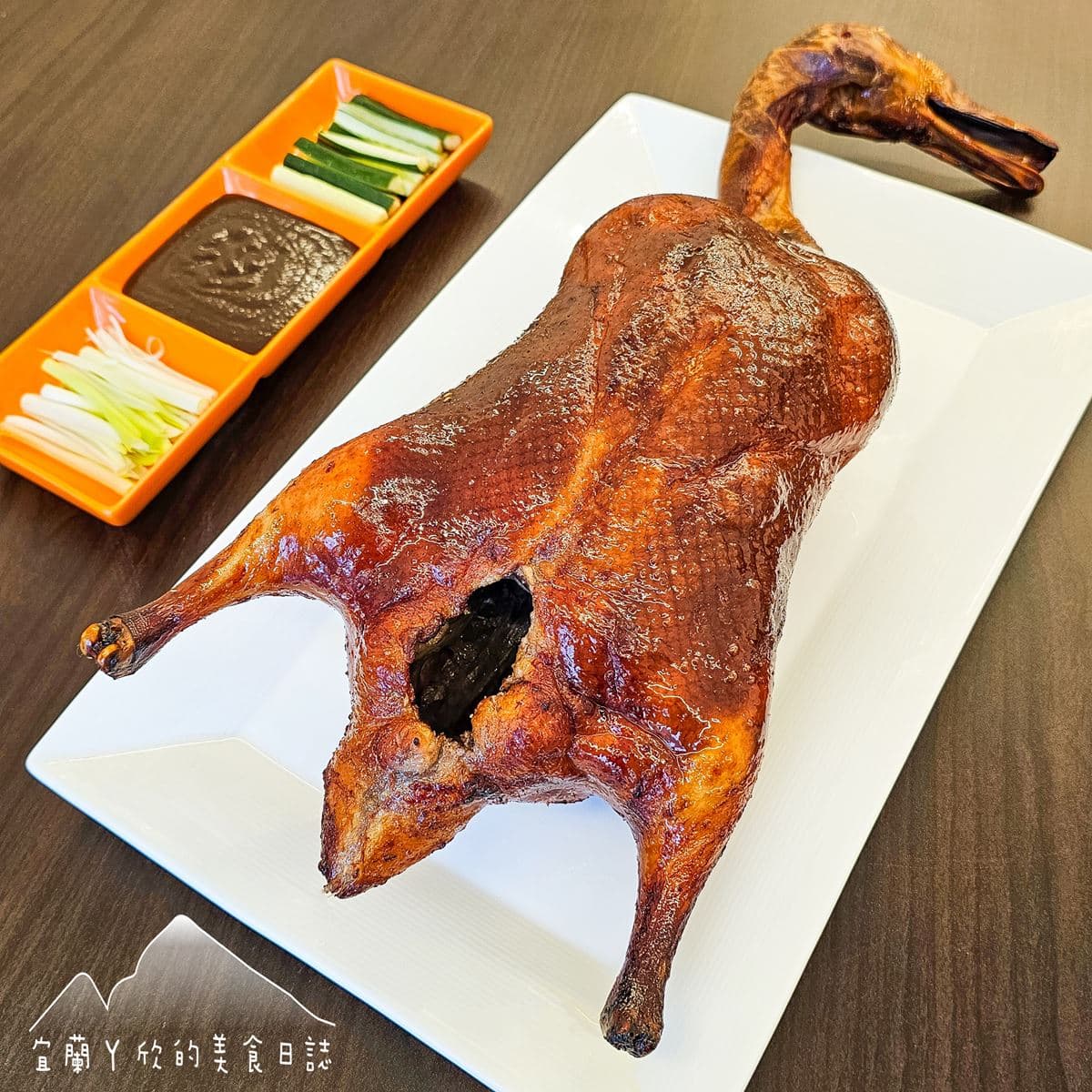 【新開店】350元吃「飯店級烤鴨」!雙人4菜1湯CP值超高,櫻桃鴨肥美誘人 【新開店】350元吃「飯店級烤鴨」!雙人4菜1湯CP值超高,櫻桃鴨肥美誘人