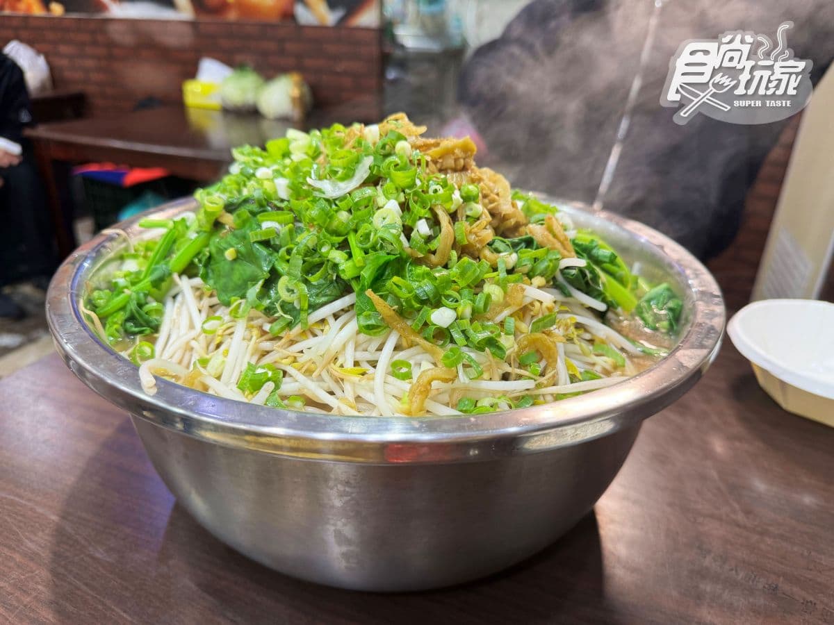 免費加菜吃到飽!全台最狂「鋼盆滷味」藏在這,不限時爽吃、還可打包太佛心 免費加菜吃到飽!全台最狂「鋼盆滷味」藏在這,不限時爽吃、還可打包太佛心