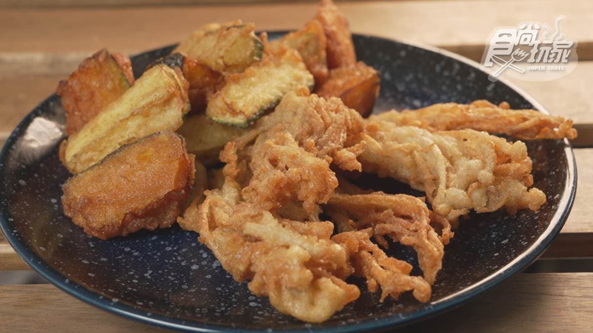 「小心雞炸物」有不少種類的炸物讓客人選擇。