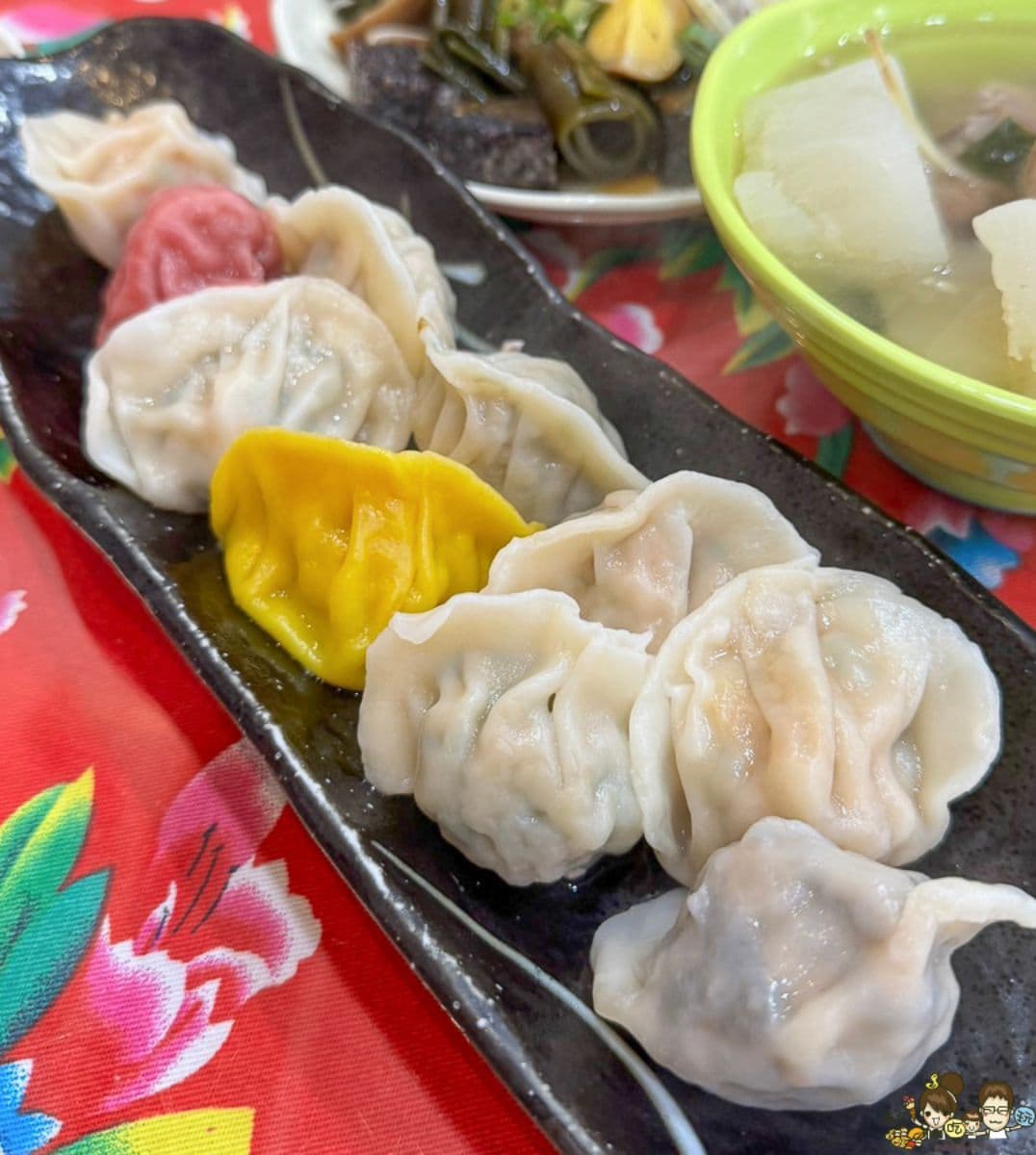 水餃控的天堂!高雄「最多口味水餃店」12種任你選,純手工皮Q大顆一咬噴汁 水餃控的天堂!高雄「最多口味水餃店」12種任你選,純手工皮Q大顆一咬噴汁