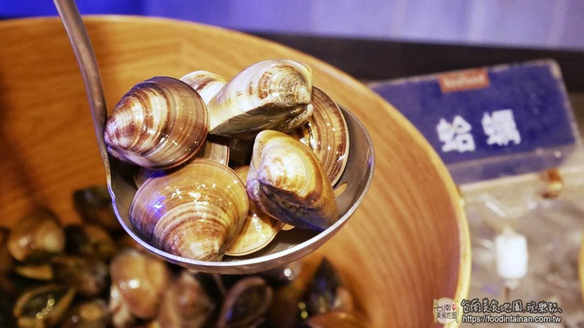可以自己煮一大鍋的蛤蜊鍋，很過癮。（圖片來源：台南美食地圖）