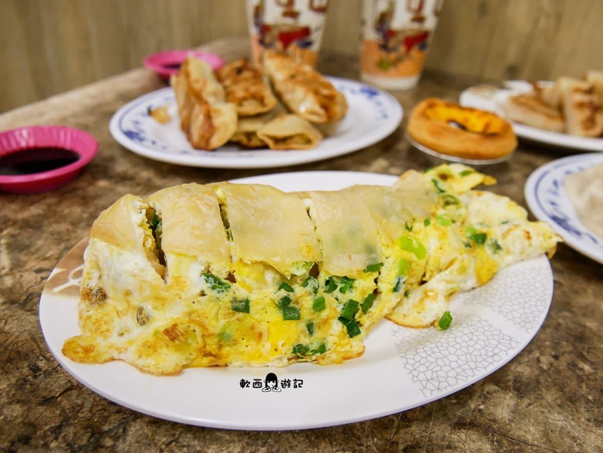 被豆漿耽誤的蛋撻店!1顆40元排到凌晨也要吃,還有牽絲起司蛋餅、小籠包 被豆漿耽誤的蛋撻店!1顆40元排到凌晨也要吃,還有牽絲起司蛋餅、小籠包