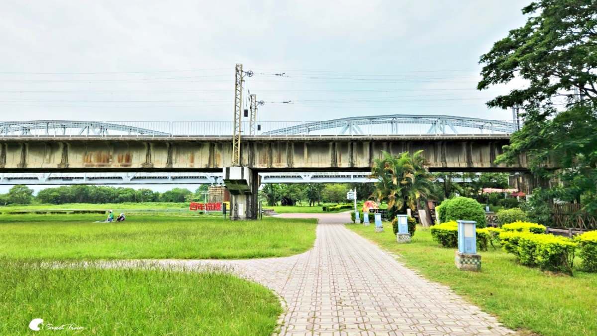 將百年國定古蹟活化修復，成為現今的舊鐵橋天空步道。（圖片來源：Sweet Tina 樂在生活分享）