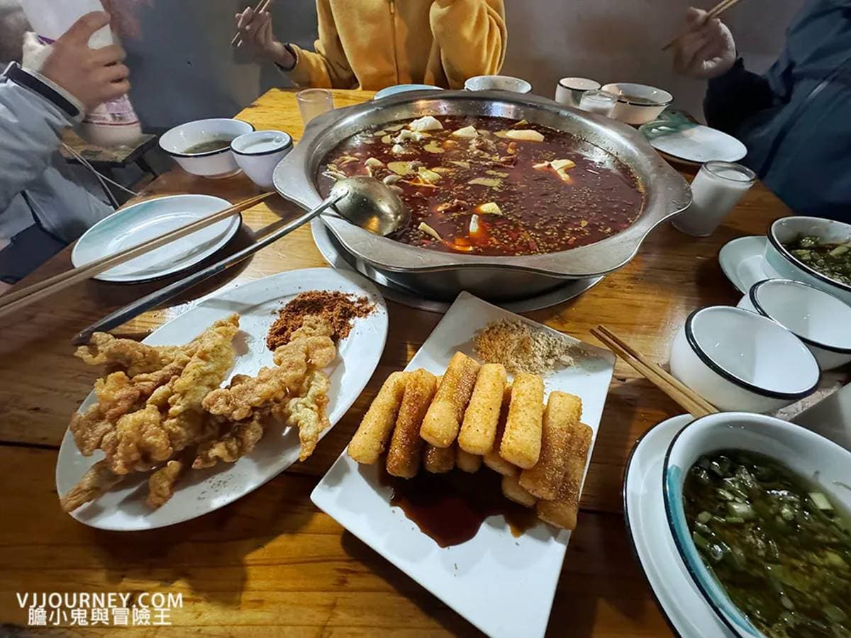 吃兔兔請溫柔！小紅書高人氣「No.1麻辣兔肉火鍋」，台灣饕客嘗鮮：滑嫩像雞肉