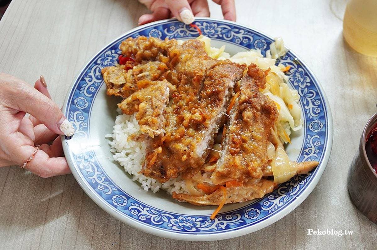 西門町「最便宜排骨飯」是這家!100元CP值完勝名店,滿料什錦湯也必點 西門町「最便宜排骨飯」是這家!100元CP值完勝名店,滿料什錦湯也必點