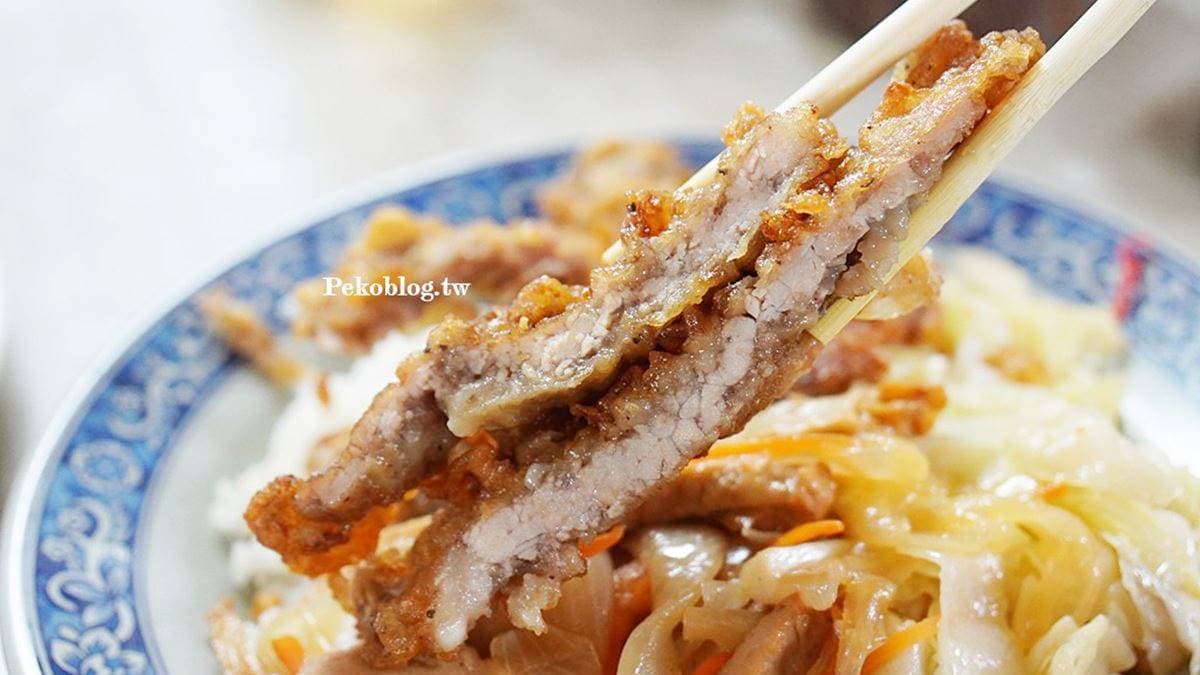 醃過的排骨很入味，肉質也嫩，胡椒香氣很加分。（圖片來源：PEKOのSimple Life）