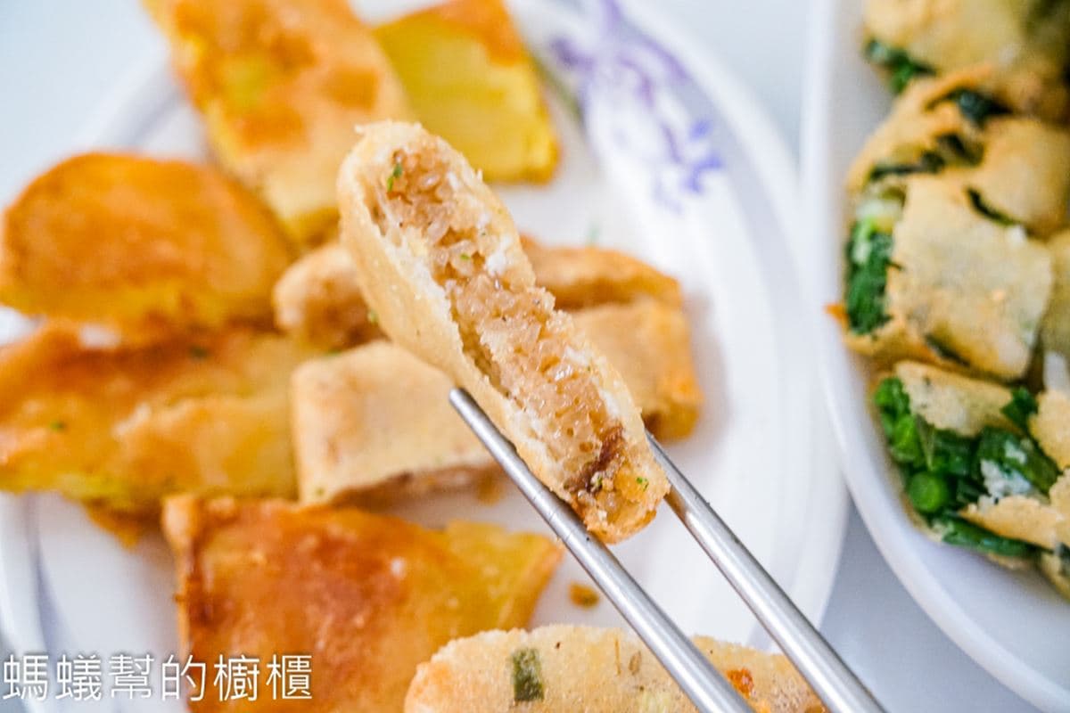 超狂「炸香菜」一吃會上癮？廟旁隱藏版佛系炸物，「爆汁炸蔥排」在地激推必點