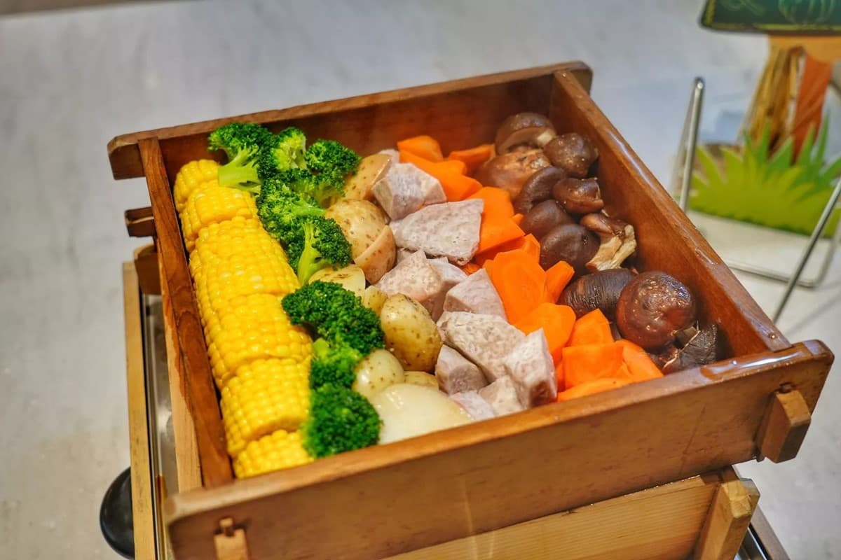 ３小時任你吃到飽！台南最佛飯店早午餐７亮點，爽嗑牛肉湯、虱目魚肉燥飯