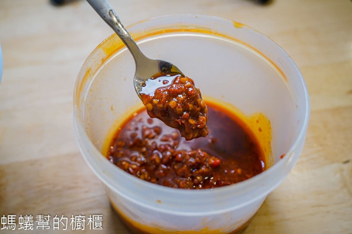 酥香燒肉+大腸太犯規!「碗公黃金麵線」給料不手軟,海味章魚、小卷也要吃 酥香燒肉+大腸太犯規!「碗公黃金麵線」給料不手軟,海味章魚、小卷也要吃
