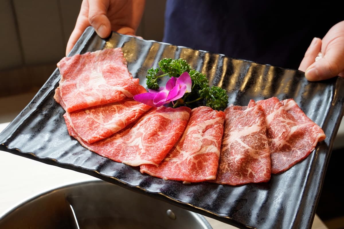 身分證「1、4、5」任2碼!炙燒鮭魚無限吃到飽,爽嗑和牛只要449元起 身分證「1、4、5」任2碼!炙燒鮭魚無限吃到飽,爽嗑和牛只要449元起