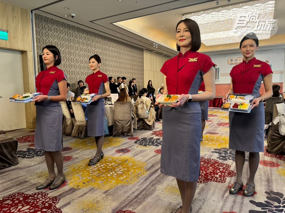 在高空吃米其林台菜!華航聯手美福「米香」端15道飛機餐,這些航線吃得到 在高空吃米其林台菜!華航聯手美福「米香」端15道飛機餐,這些航線吃得到